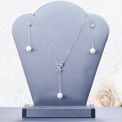 Dainty pearl necklace set