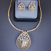 Aria Splendid Pendant Necklace Set